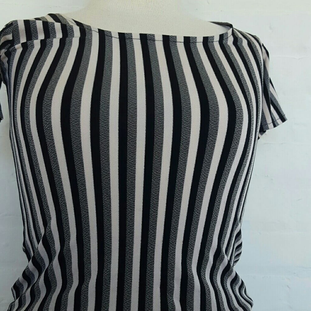Striped Crop Top - Picture 4 of 4