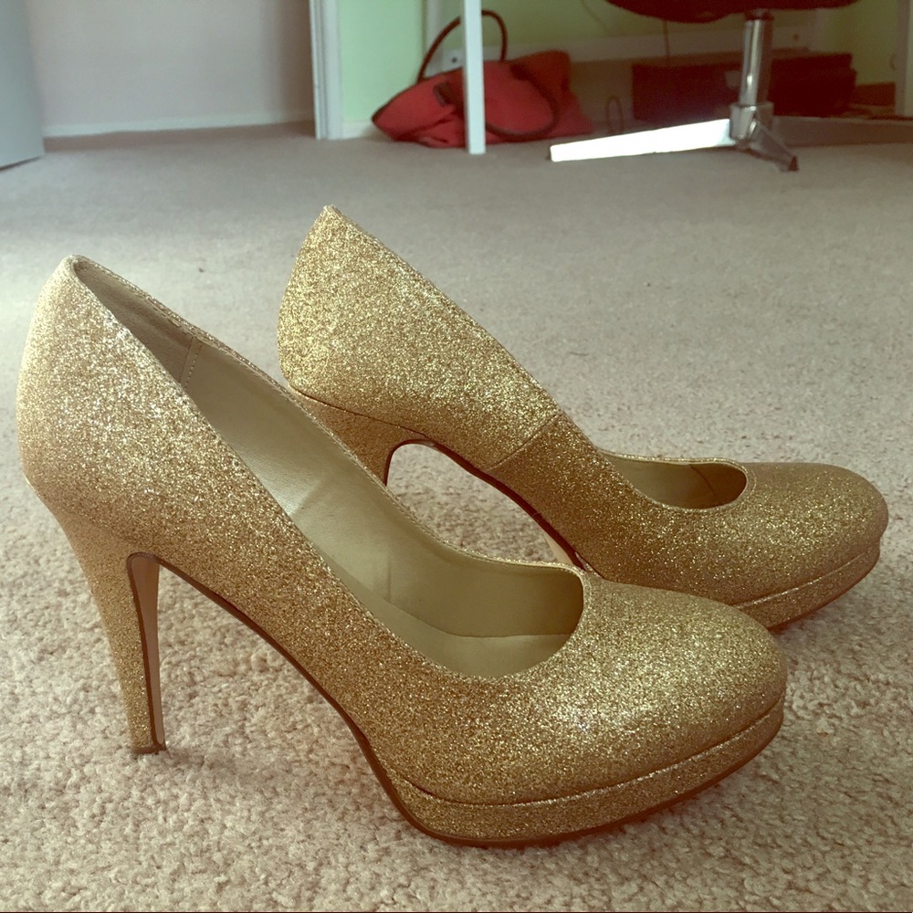 Gold sparkly heels - Picture 1 of 3