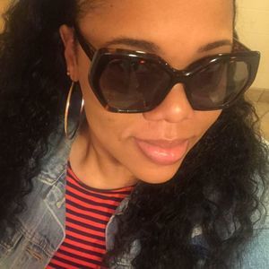 Meet your Posher, Stephanie