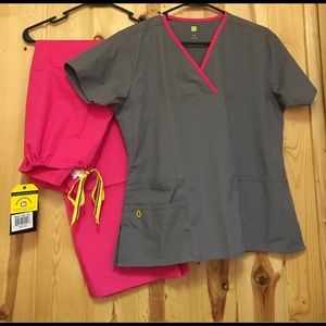 Wonder Wink scrubs. Brand new just don't fit