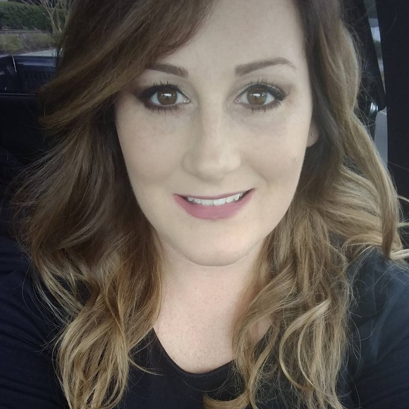 Meet your Posher, Ashlee - Picture 1 of 1