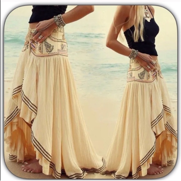 Boutique Dresses & Skirts - 💐HP NWT Cream Embroidered Bohemian Beach Skirt