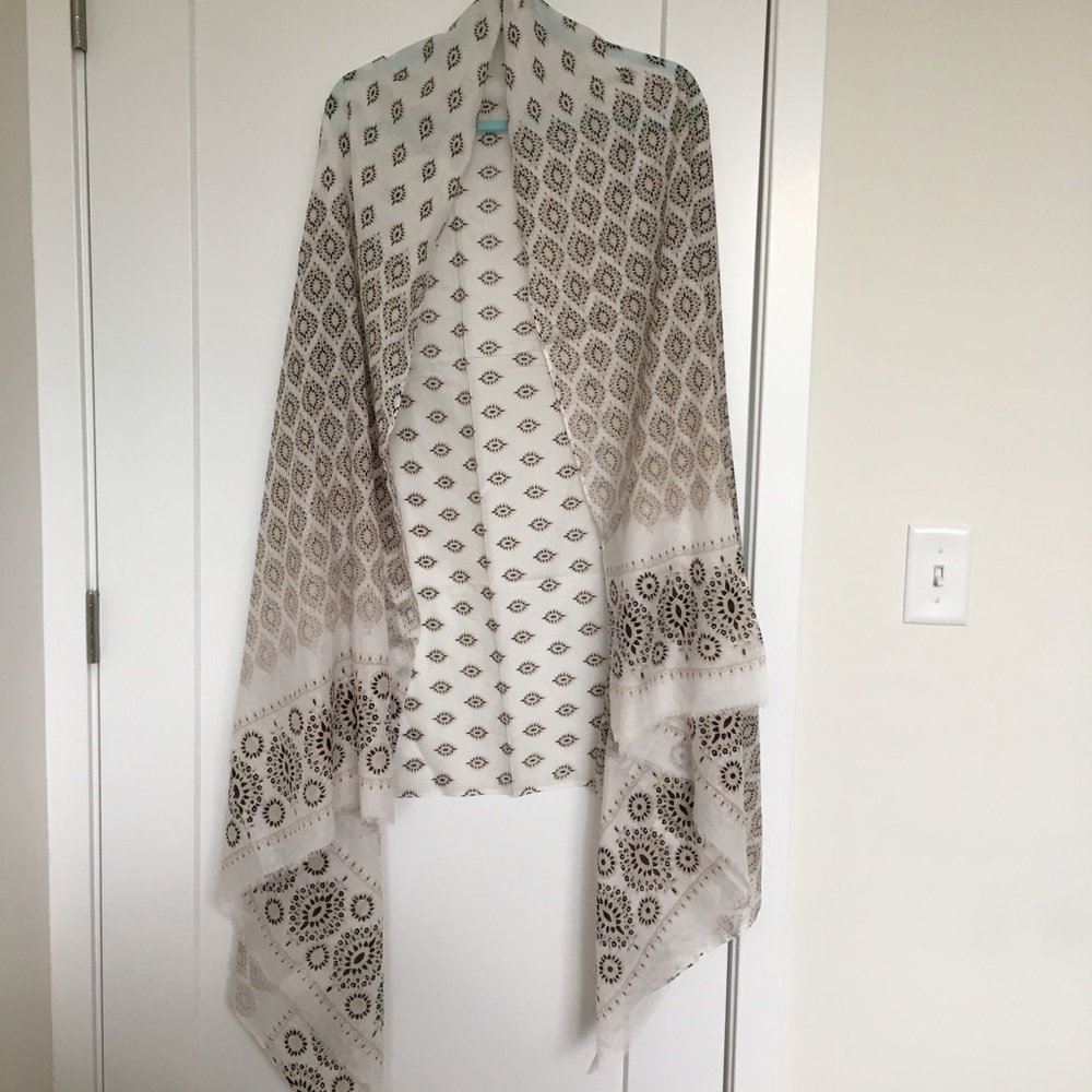 Hat Attack neutral Diamonds-printed Sarong