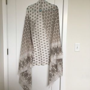 Hat Attack neutral Diamonds-printed Sarong