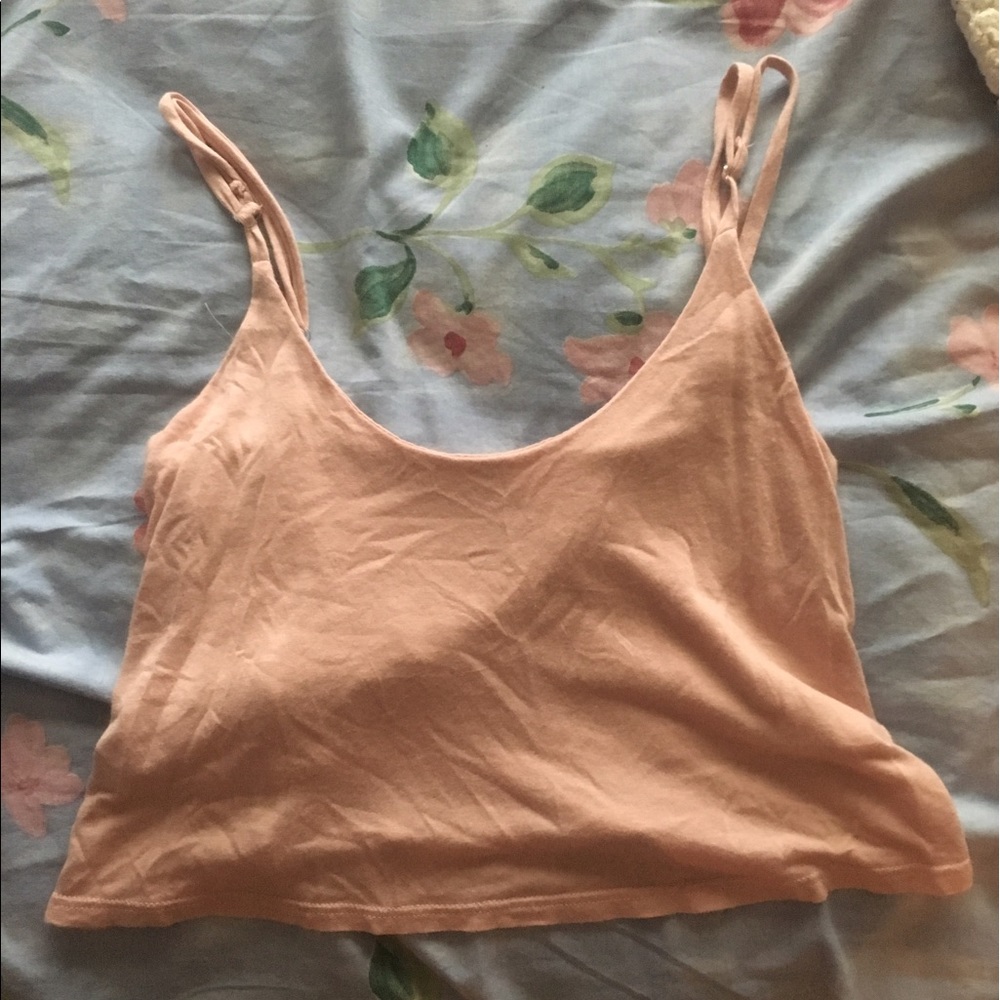 pink tank top