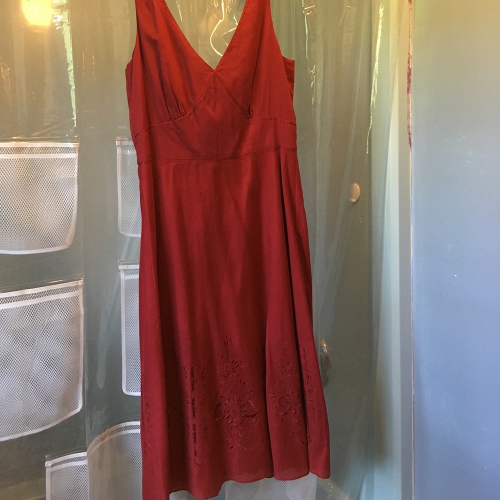 Anne Taylor dress with pretty lace trim.