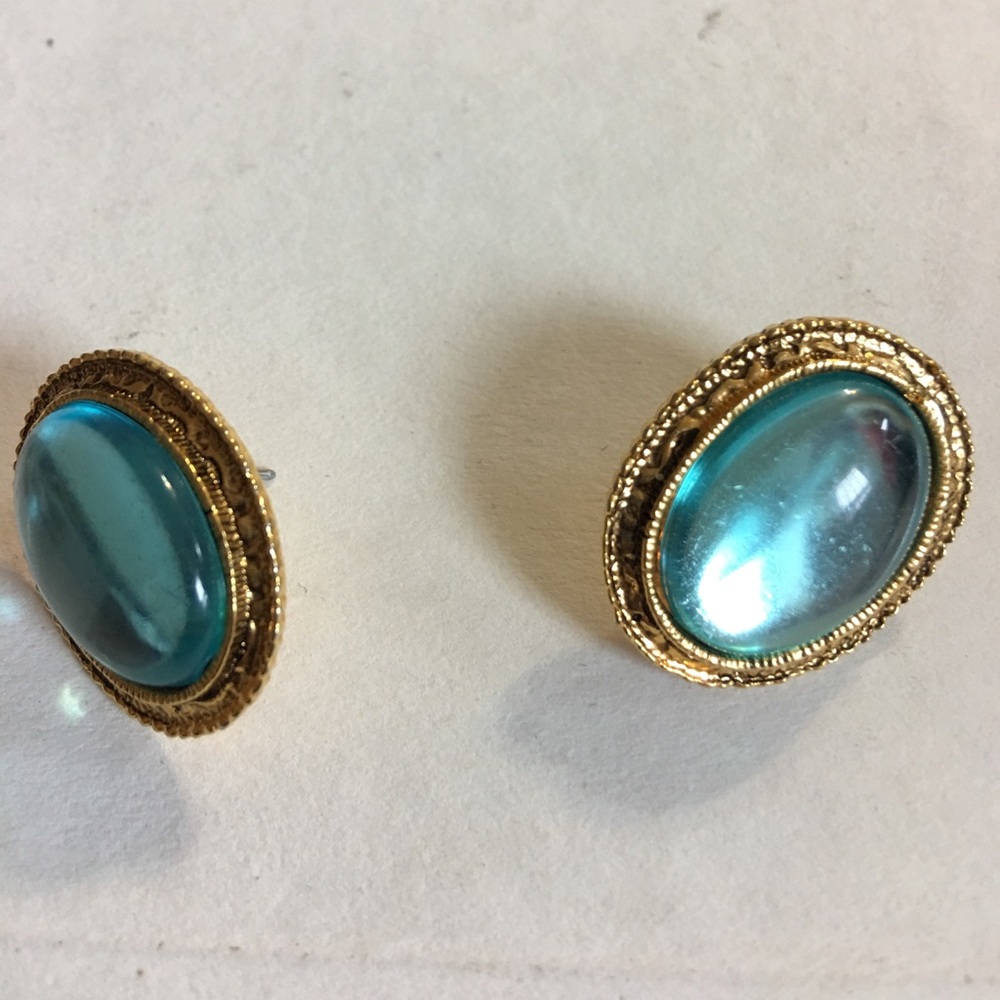 Gold antique earrings