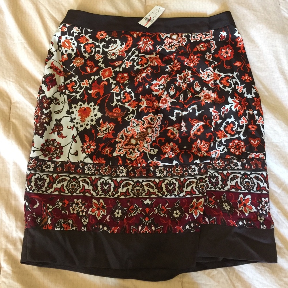 New York and company Wrap skirt NWT.  Never worn.