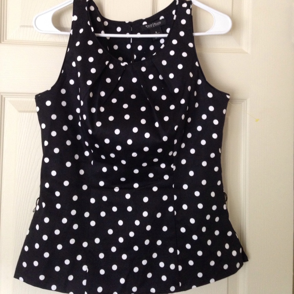 While house Black Market fitted top