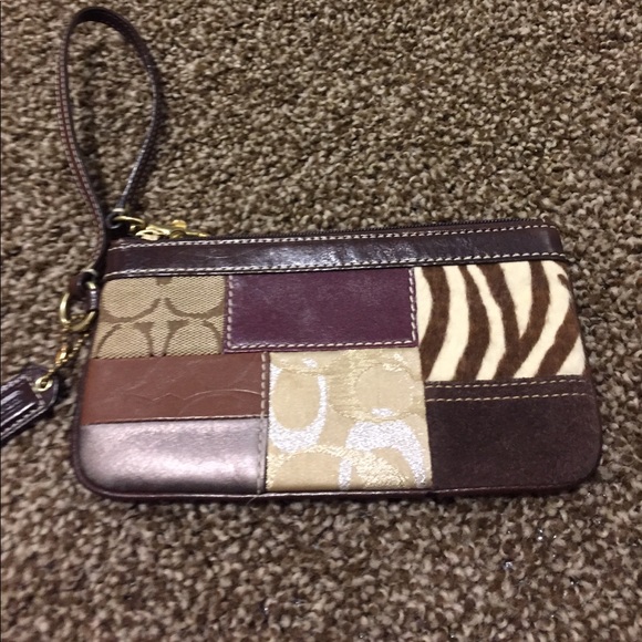 Coach wristlet - Picture 1 of 3