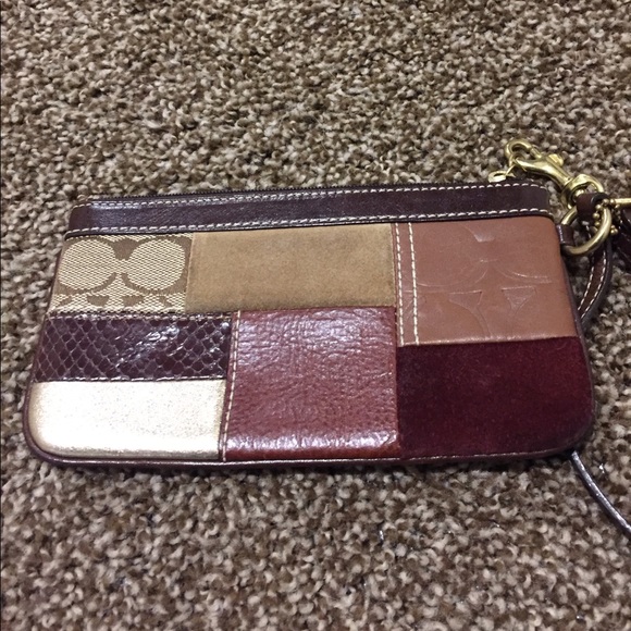 Coach wristlet - Picture 2 of 3