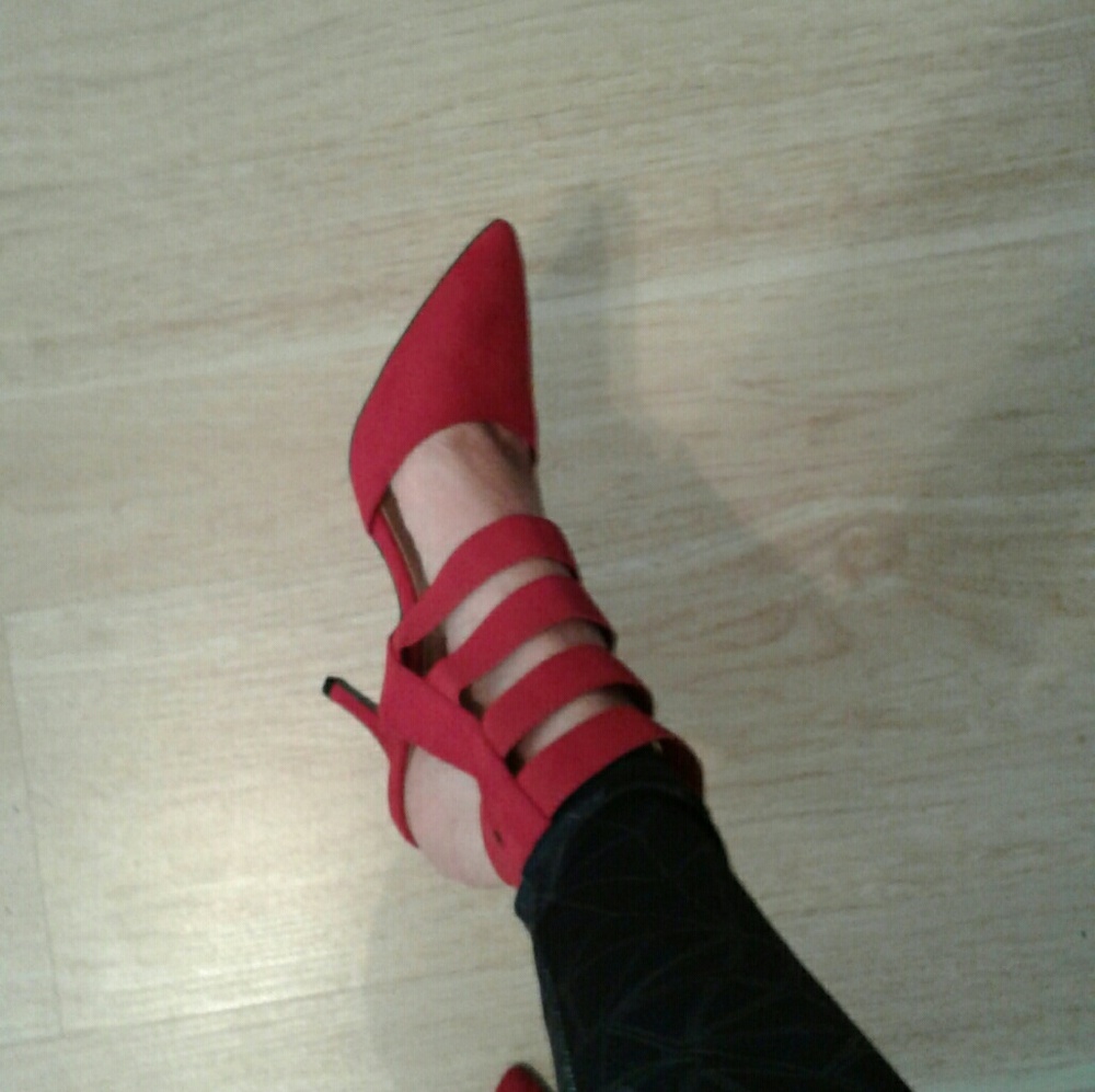 " "CaNdY aPPle" HOT RED HEELS"