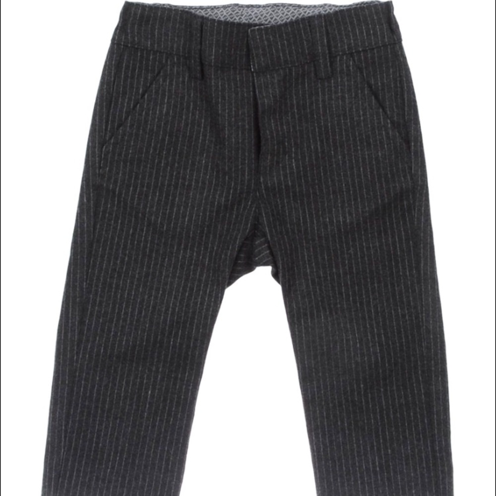 Cute Fendi slacks in steel grey. 😌