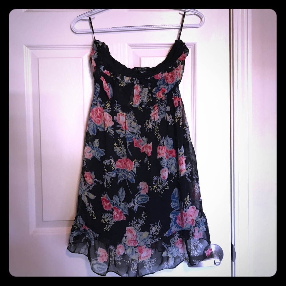 Cute floral strapless dress🌸