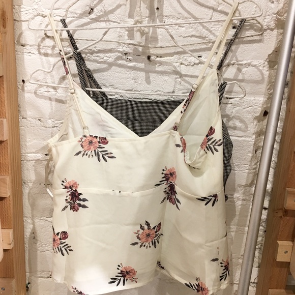 BNWT cream floral print top - Picture 7 of 7