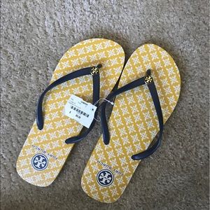 Tory burch flip flops