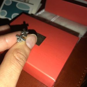 Brand new (never worn) James Avery Earrings