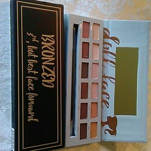 Doll Face Eyeshadow Palette in Bronzed.