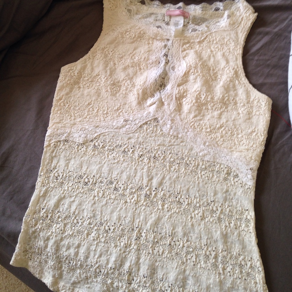 Super stretch lace shell