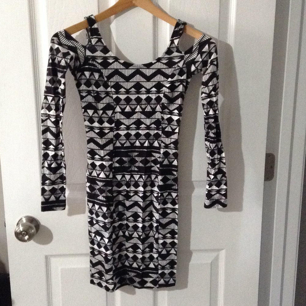 Nollie cold shoulder dress