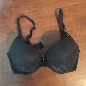 32D Victoria's Secret bra