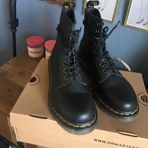 Black dr martens