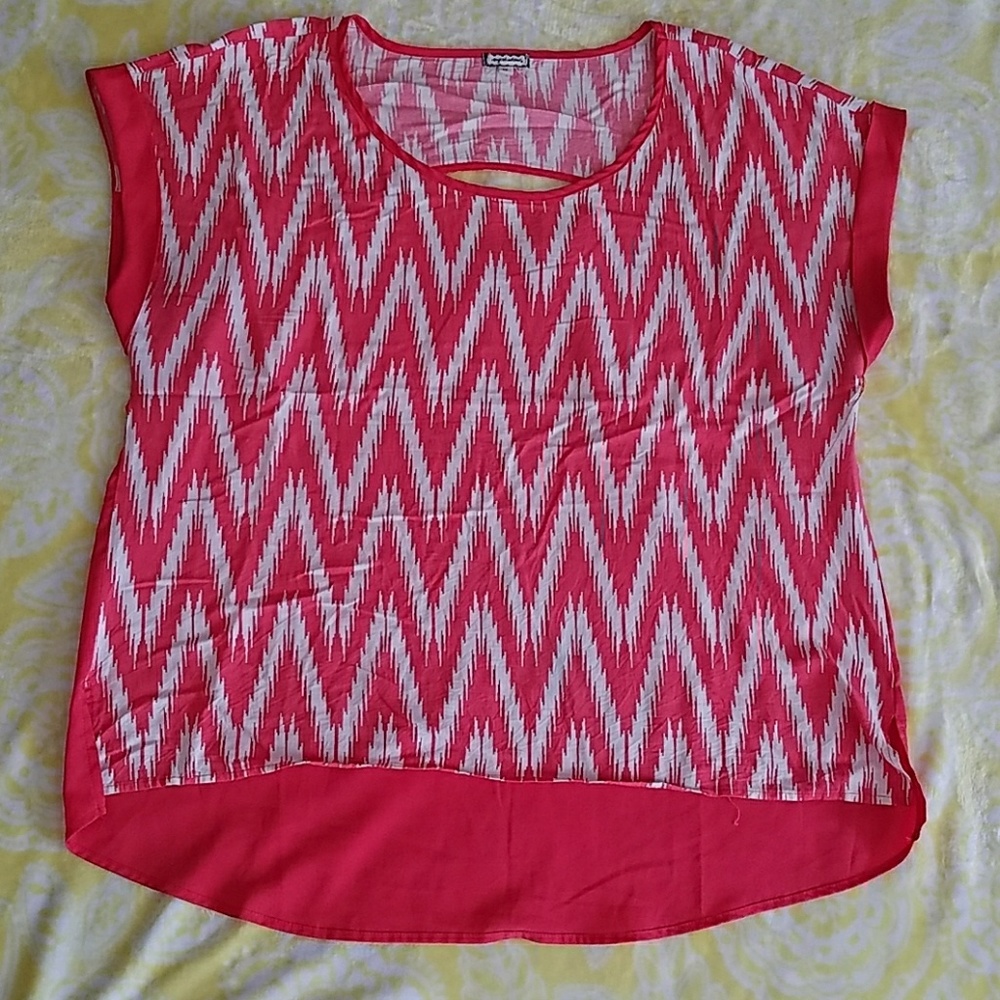 Eyeshadow Size 1X Coral and Cream Blouse