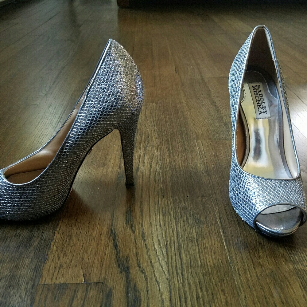 Badgley Mischka Silver Shoes