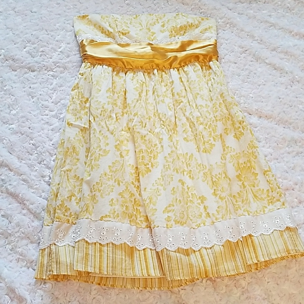 Strapless dress