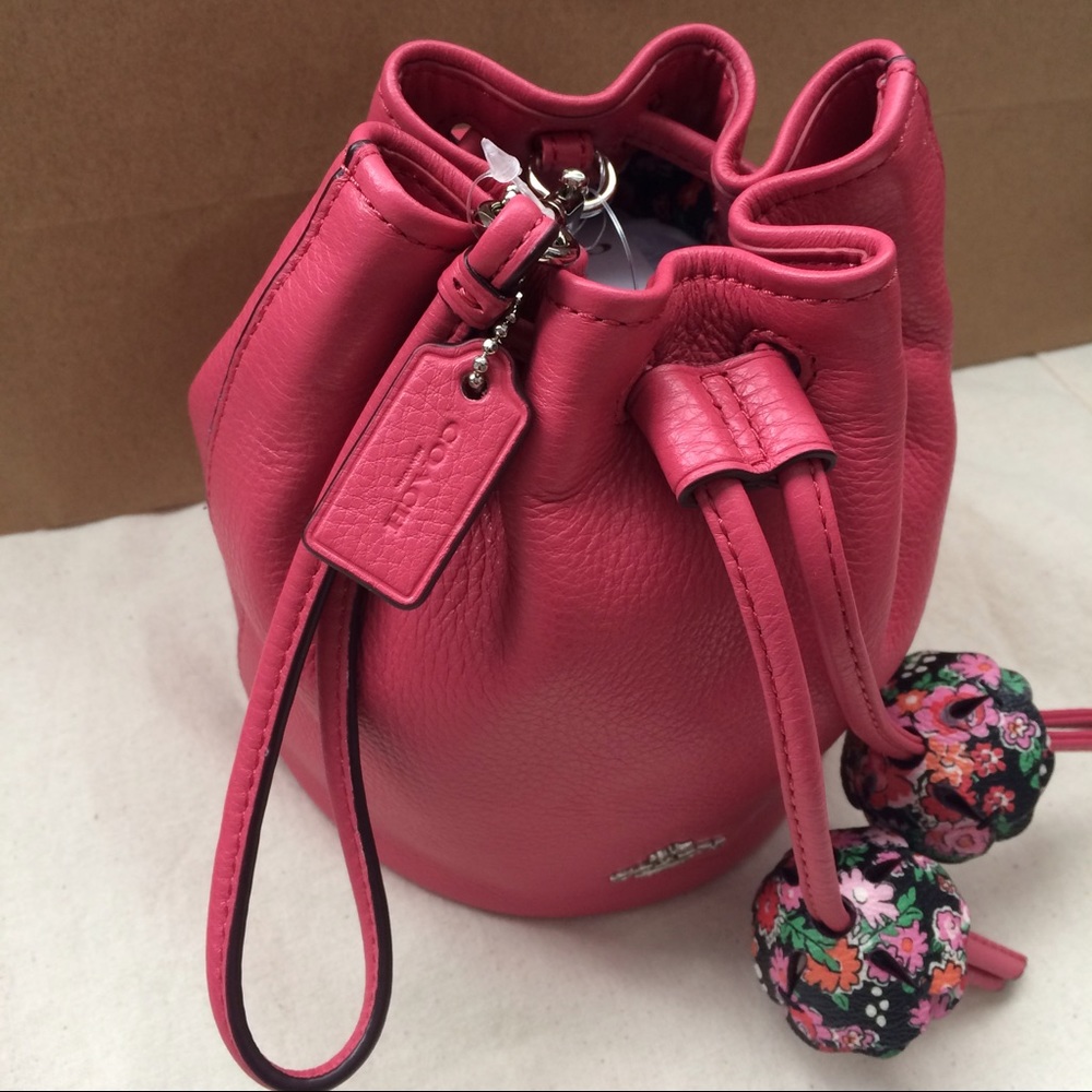 🚫SOLD Coach petal bucket wristlet pebble leather - Picture 4 of 6