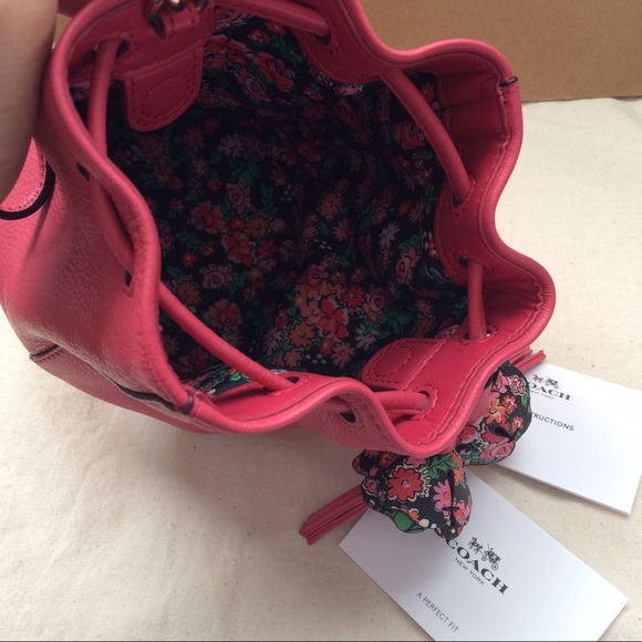 🚫SOLD Coach petal bucket wristlet pebble leather - Picture 5 of 6