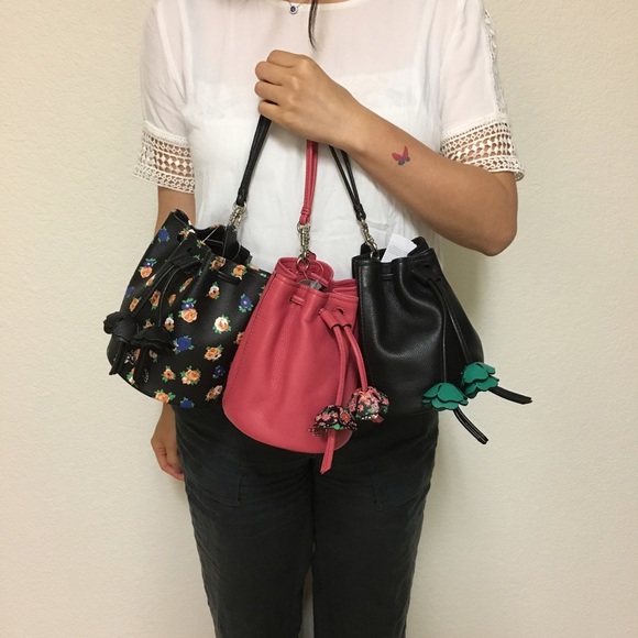 🚫SOLD Coach petal bucket wristlet pebble leather - Picture 6 of 6