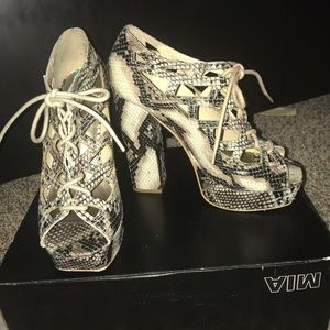 Snakeskin chunky heels