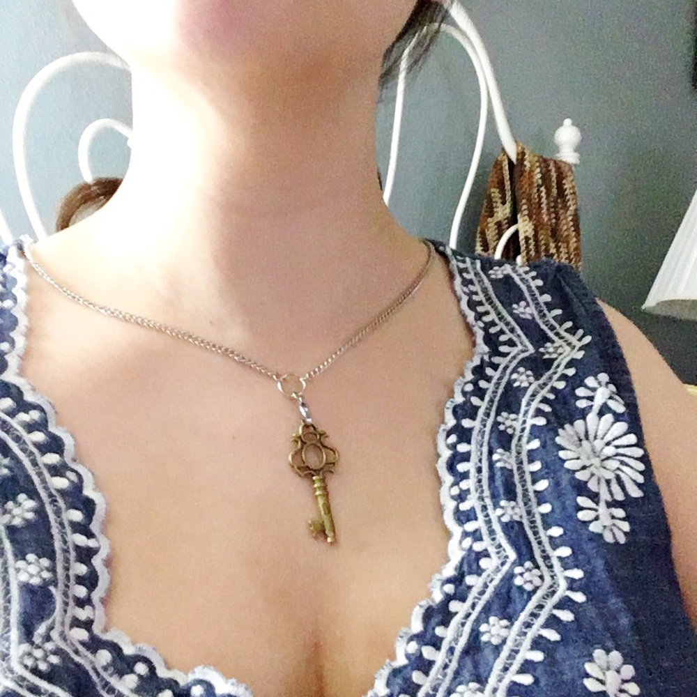 🆕 Bronze Skeleton Key Necklace