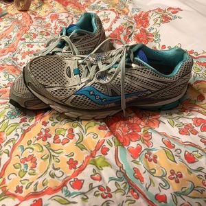 Womens Saucony size 10 tennis shoes