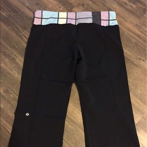 Lululemon reversible black cropped capri pants