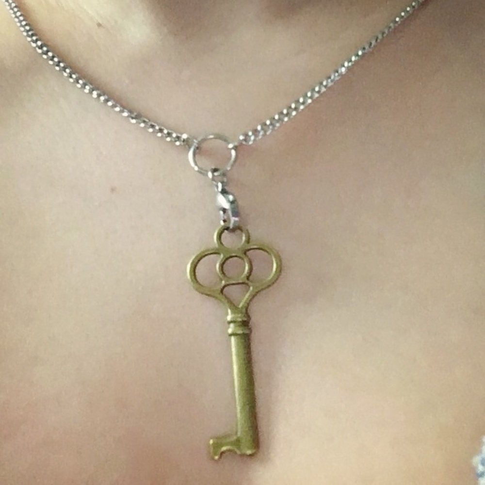 🆕 Bronze Skeleton Key Filigree Charm