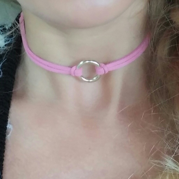 CAN BE PURCHASED IN @modamecouture2 PINK CHOKER - Picture 3 of 4