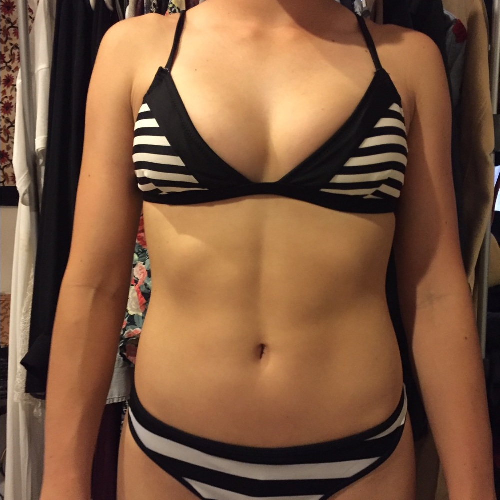 Black and white stripped bikini set