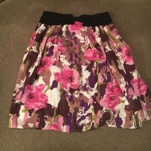High-waisted floral skirt