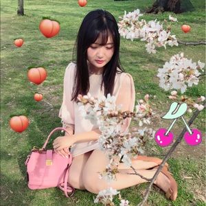 Meet your Posher, Qing