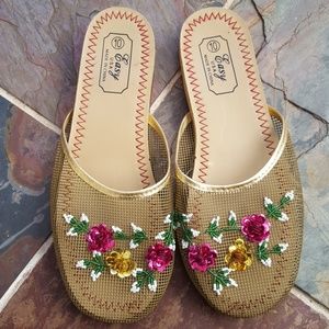 Gold Sandals w Sequin & Bead Flowers
