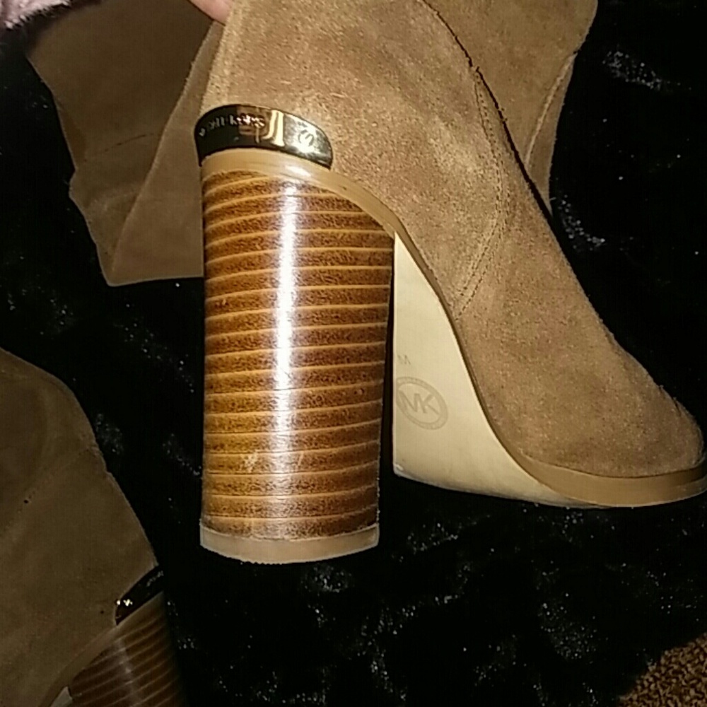 Knee high Tan Sued/leather *Michael Kors* boots - Picture 3 of 4
