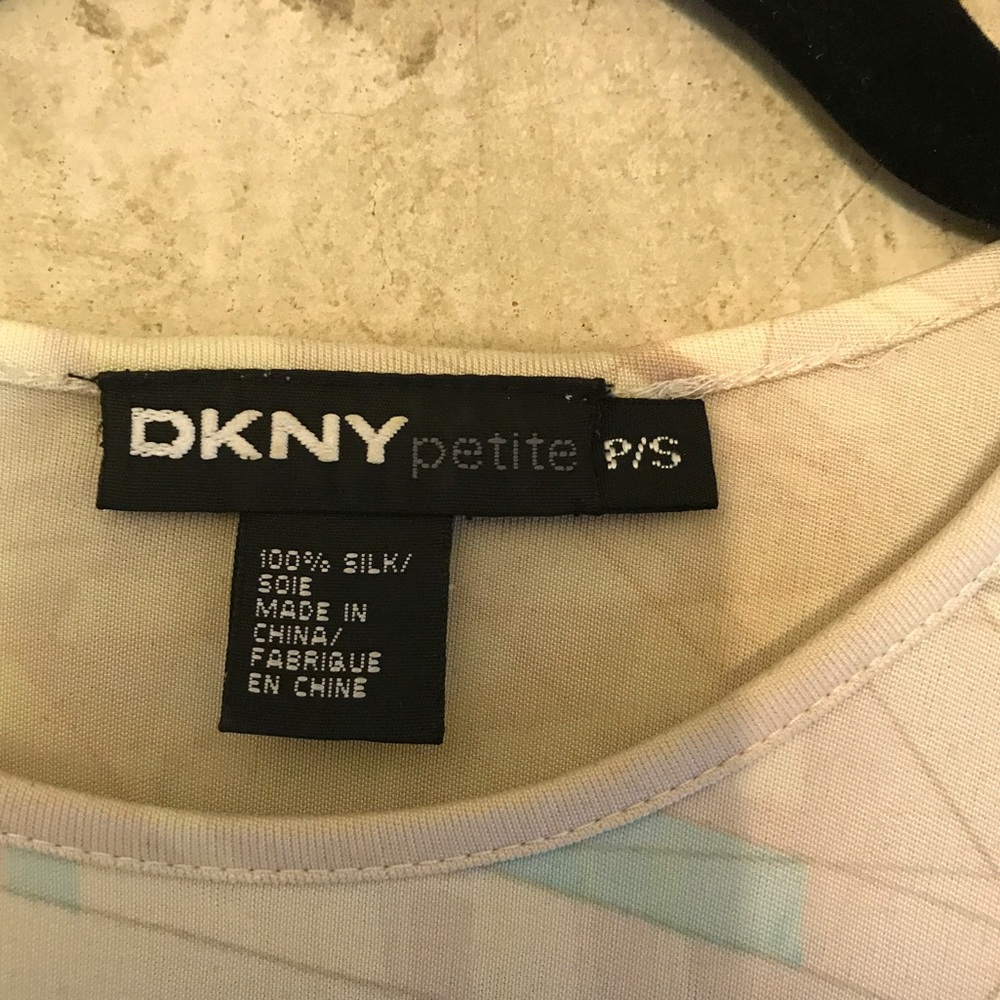 ✨ 24HR FLASH SALE✨ DKNY 100% Silk Sleeveless Top - Picture 3 of 3