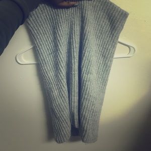 Knitted scarf