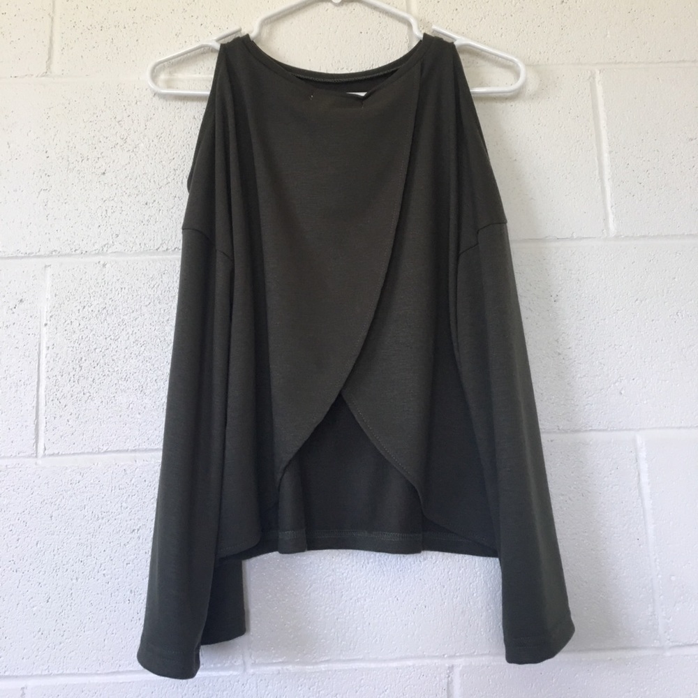 🎉HP🎉Cold Shoulder Longsleeve - Picture 2 of 2