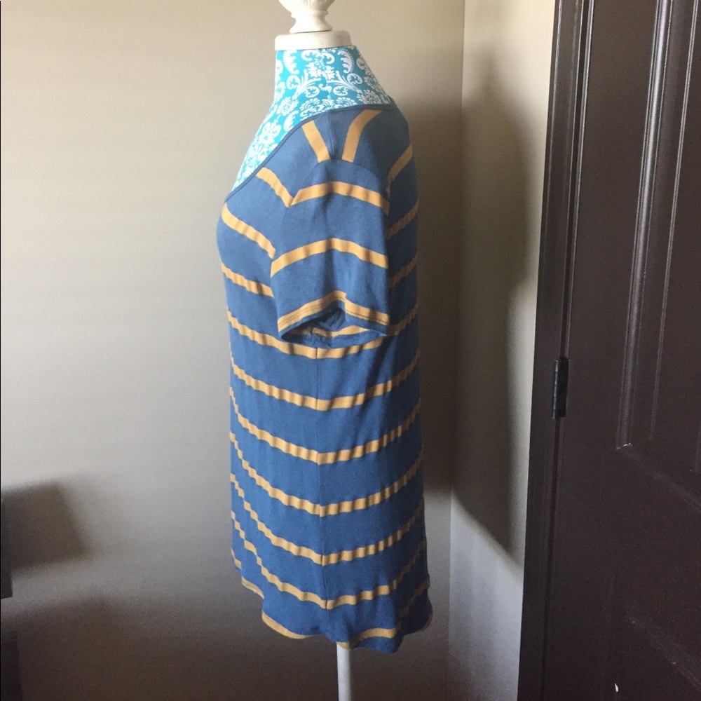 LuLaRoe L Classic Tee in Dark Teal & Mustard 💓 - Picture 2 of 5