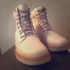 Timberland-WOMEN'S KENNISTON 6-INCH LACE-UP BOOTS