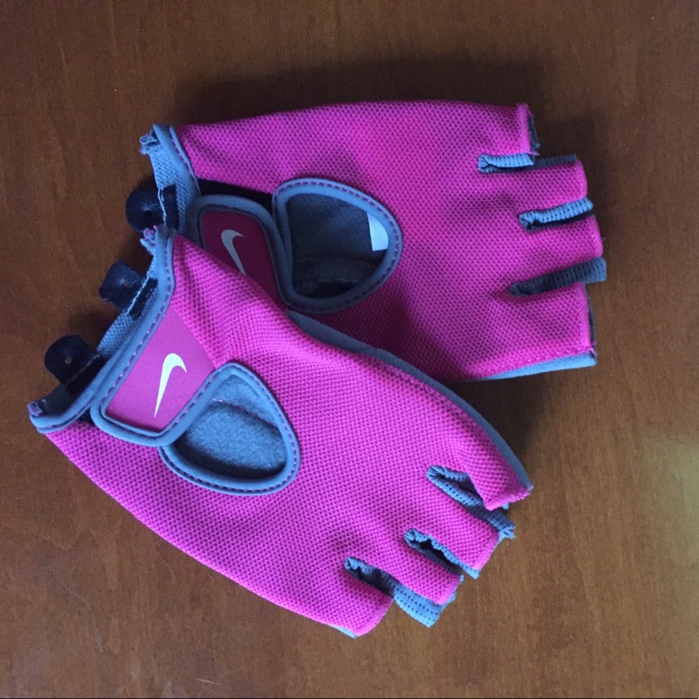 Nike lifting gloves