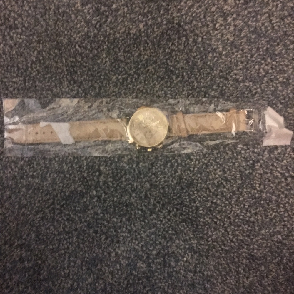Watch - Picture 5 of 5